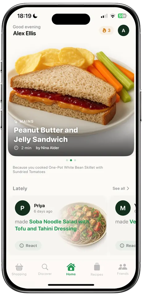 The home screen: a recommended recipe, what friends cooked lately